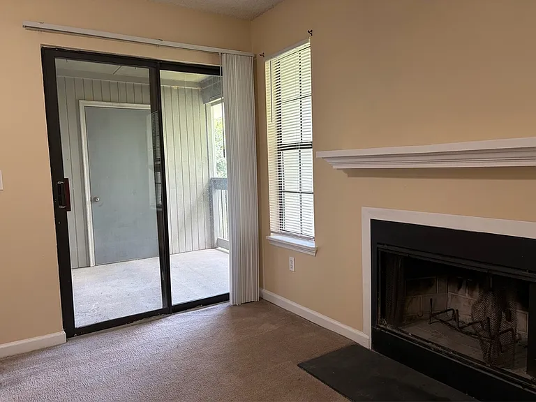 1103 Greentree Ct #F — Photo 3