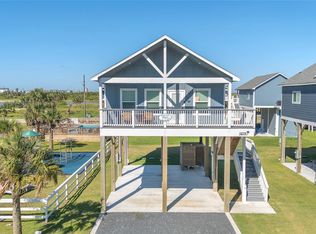 1079 Cedar Ln, Gilchrist, TX 77617