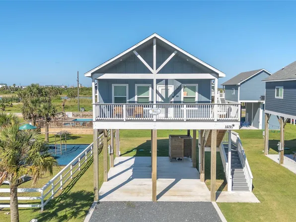 1079 Cedar Ln, Gilchrist, TX 77617