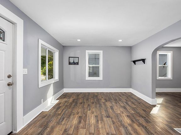4th image of 1348 Walker Ave NW