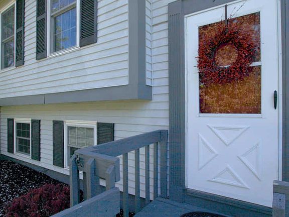 3rd image of 7628 Charlesway Dr #93