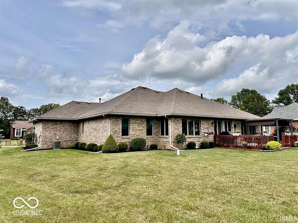 7801 W Crooked Creek Ct, Muncie, IN 47304 | Zillow