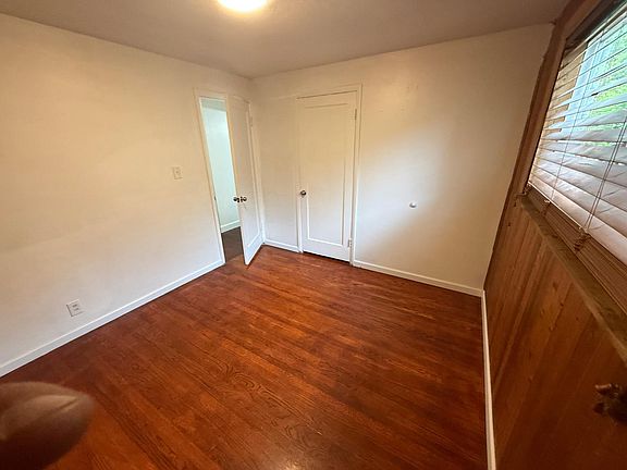 5th image of 333 NE 157th St