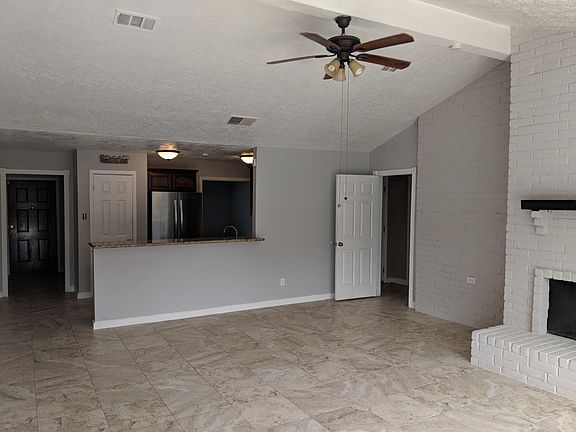 3rd image of 3818 Filmore Ln