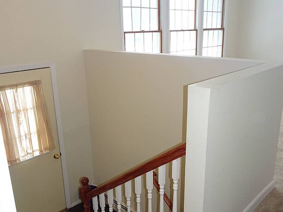 2nd image of 20 Hedge Row Ct