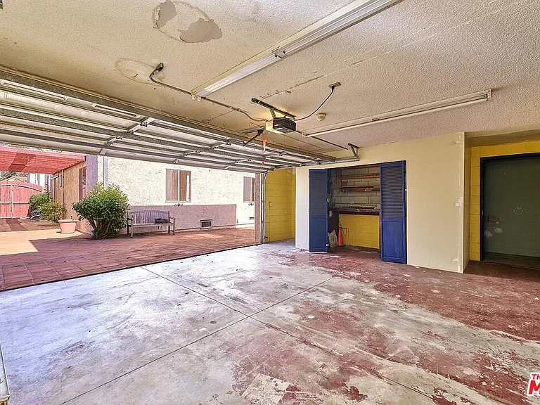 429 S Orange Dr — Photo 3