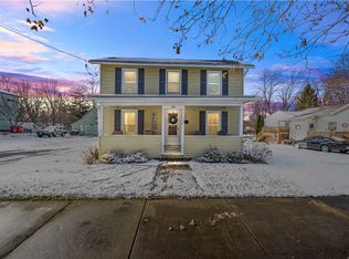 32 Pearl St, Clifton Springs, NY 14432