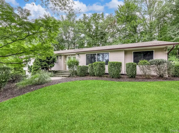 5 Rookery Circle, New City, NY 10956