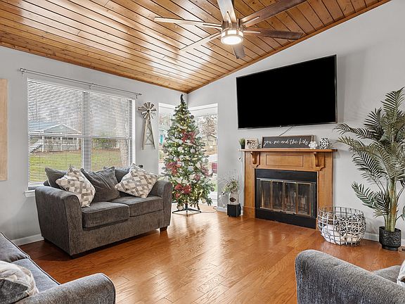 4th image of 5118 Hunter Village Dr