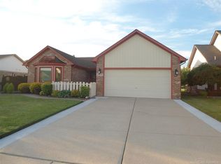 28797 Stonehenge Dr, Chesterfield, MI 48047