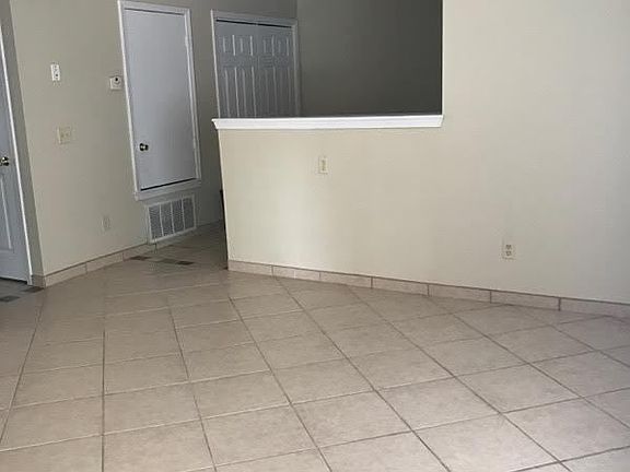4th image of 2520 E Battlefield Blvd
