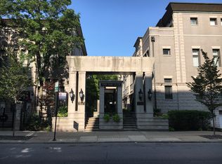 125 W Oak St APT B, Chicago, IL 60610