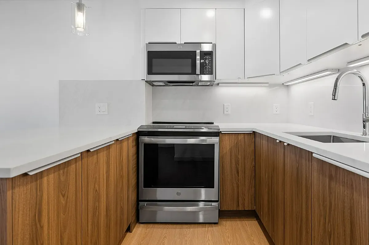 Building Photo - 1243 Beacon St #4