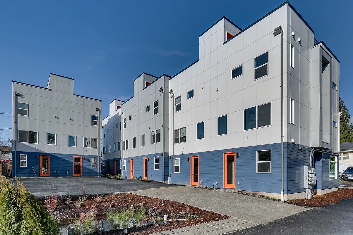 Building Photo - 825 SW Trenton St