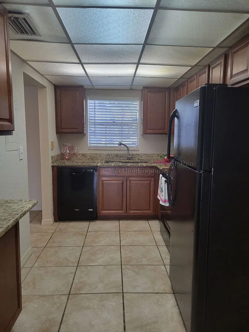 2 bed, 2.0 bath, 1068 sqft, $1,575 — Photo 2