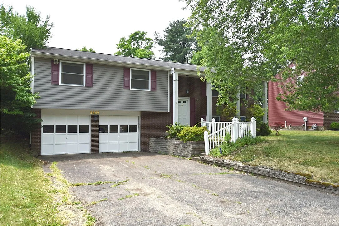 2896 Amy Dr photo 1