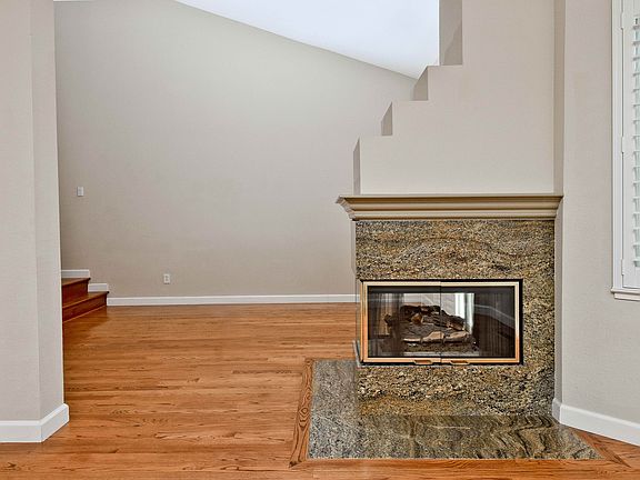 Open gas log Fireplace