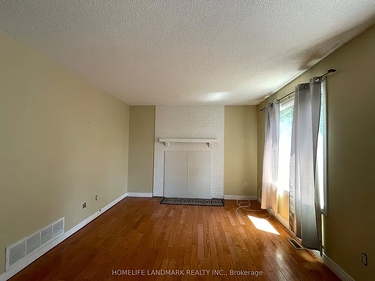11 Orwell Cres #MAIN — Photo 7