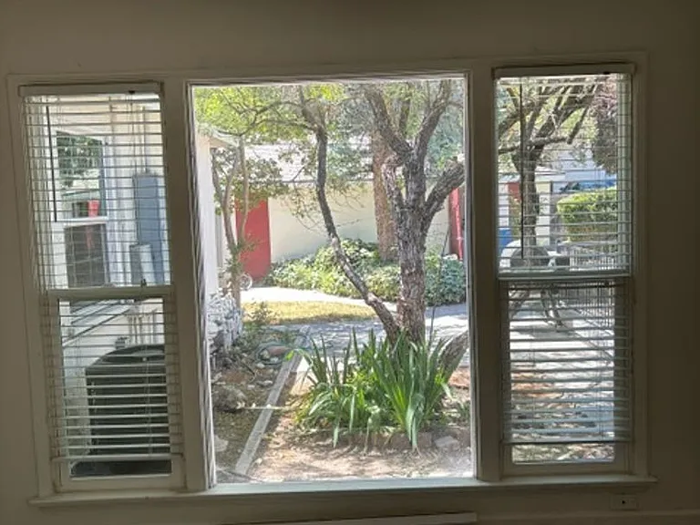 821 Vine St — Photo 15