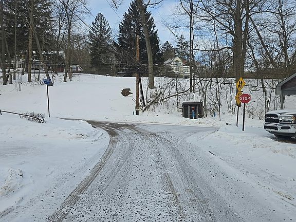 4th image of 1501 1/2 S Bell Ave