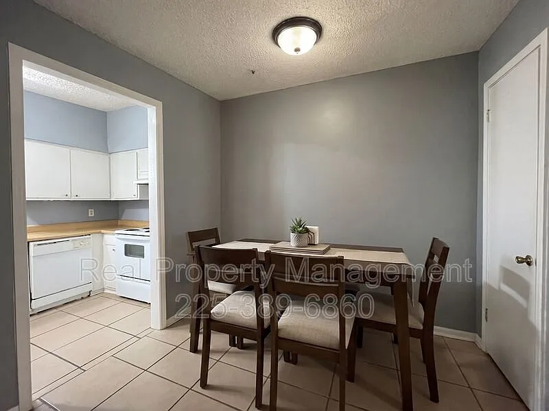 Brightside Manor — Photo 2