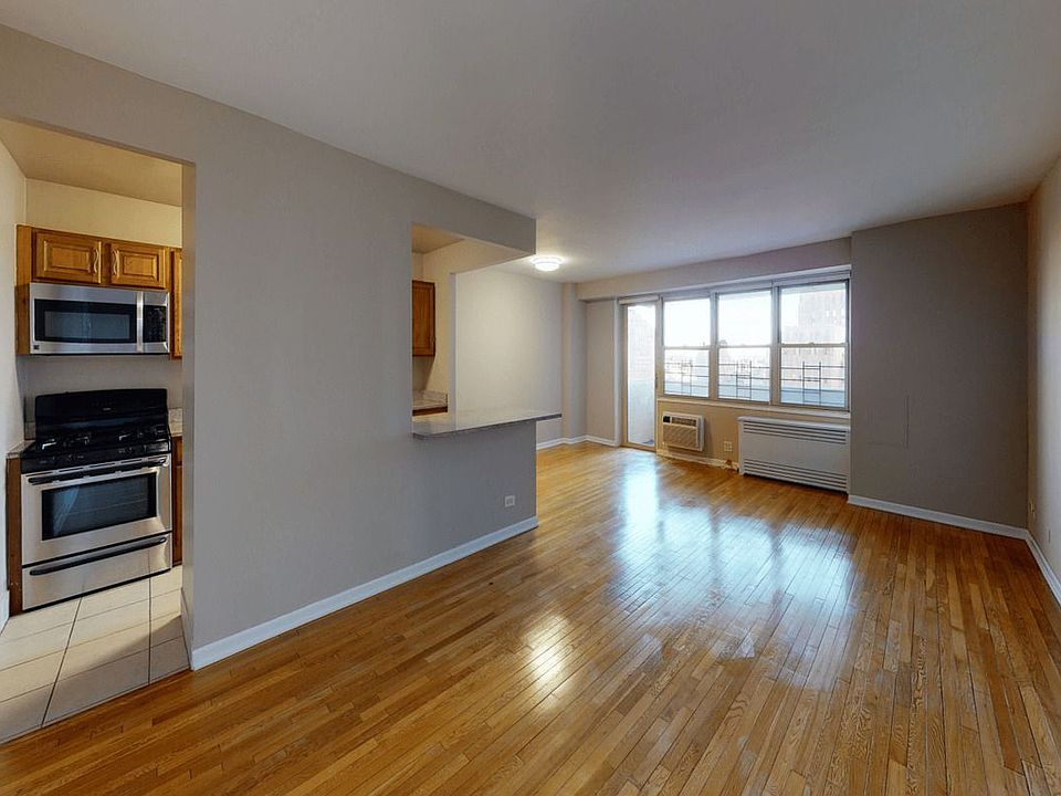 1st image of 310 Greenwich St APT 33L