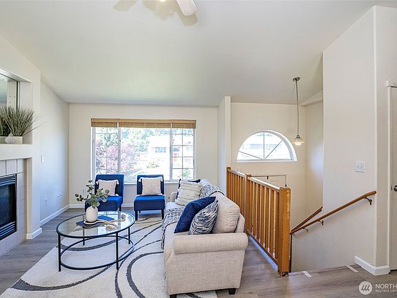 5th image of 16719 10th Avenue Ct E