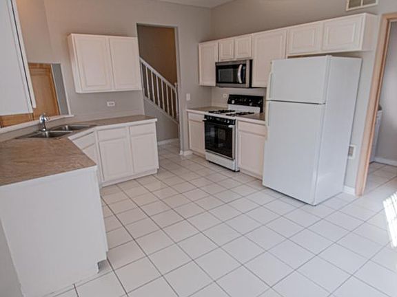 3rd image of 79 Oakton Dr