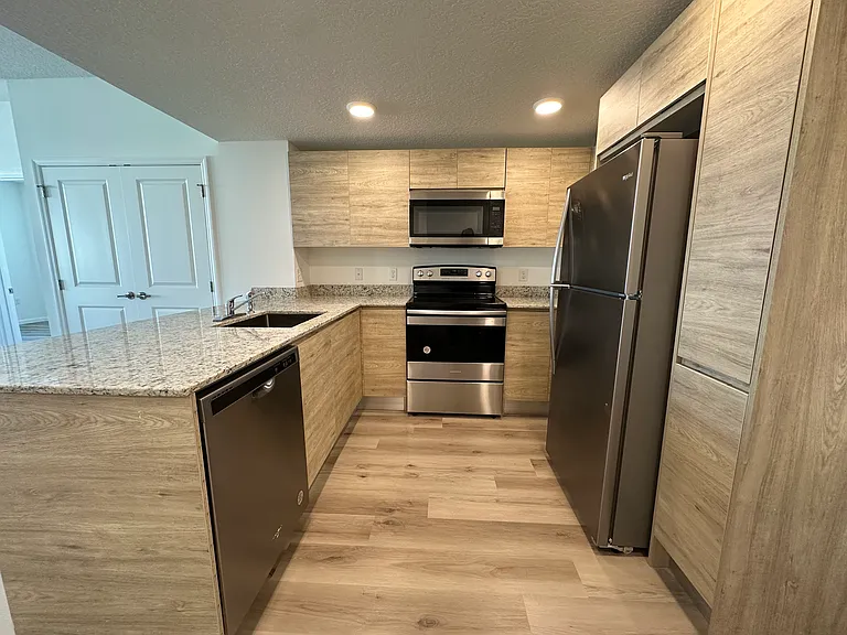 1220 Southstation Pl #305 — Photo 4