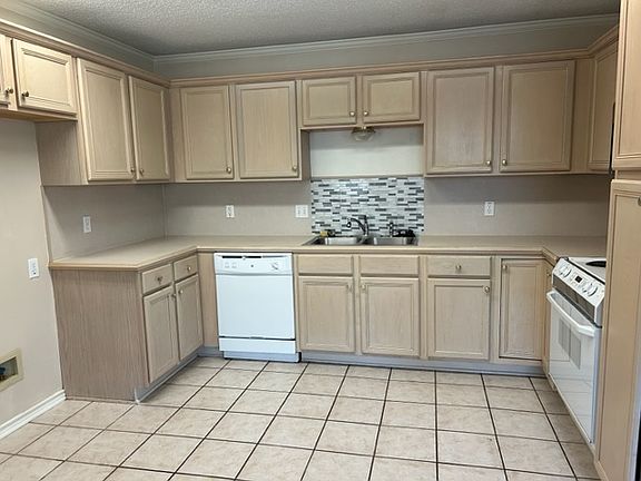 4th image of 6214 Summerhill Pl