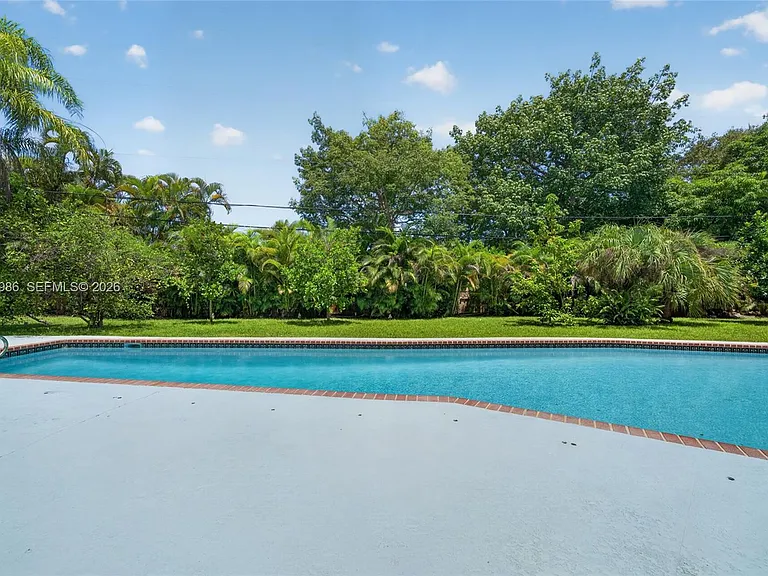 12935 SW 81st Ave — Photo 36