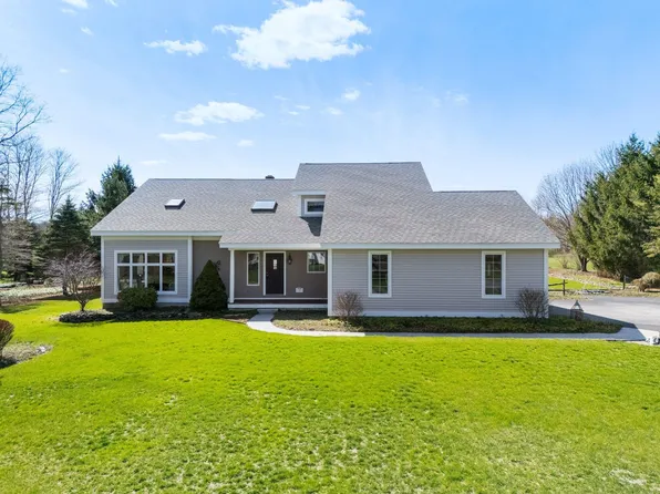 11 Captain Parker Drive, Lee, NH 03861