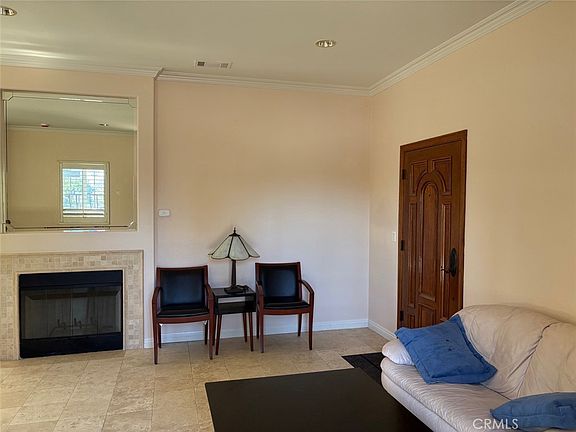 4th image of 301 W Bencamp St APT A