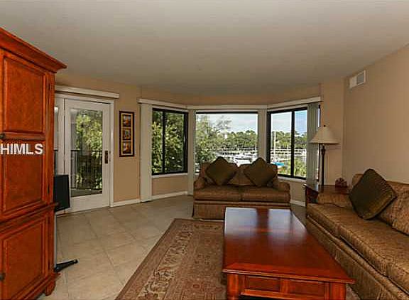 4th image of 7 Shelter Cove Ln