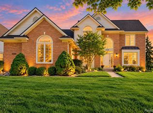 45498 Muirfield Dr, Canton, MI 48188