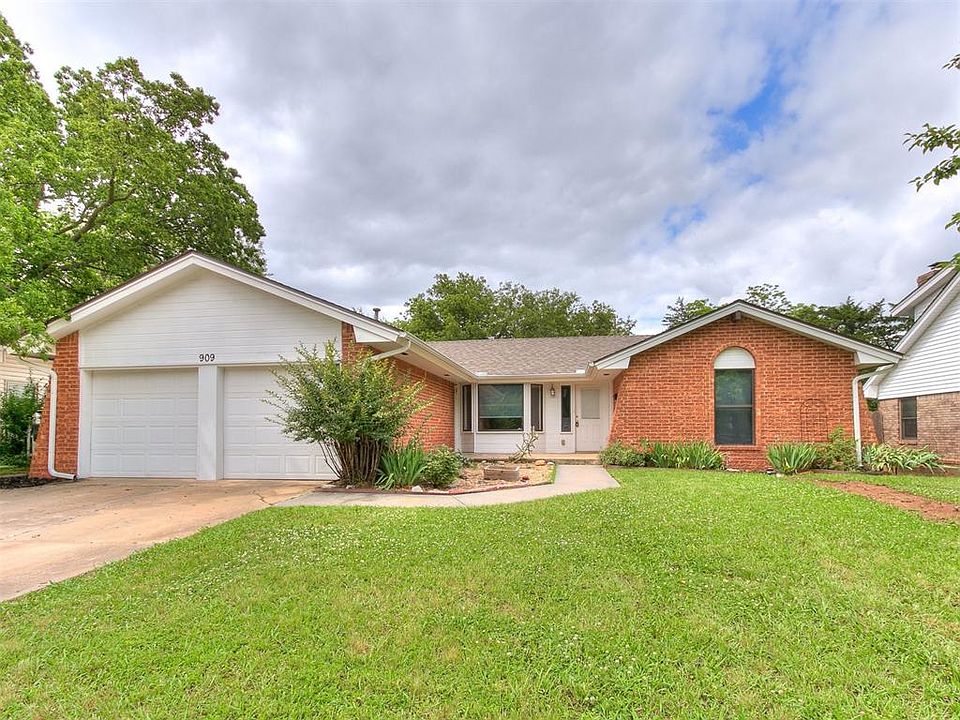 1st image of 909 Schulze Dr