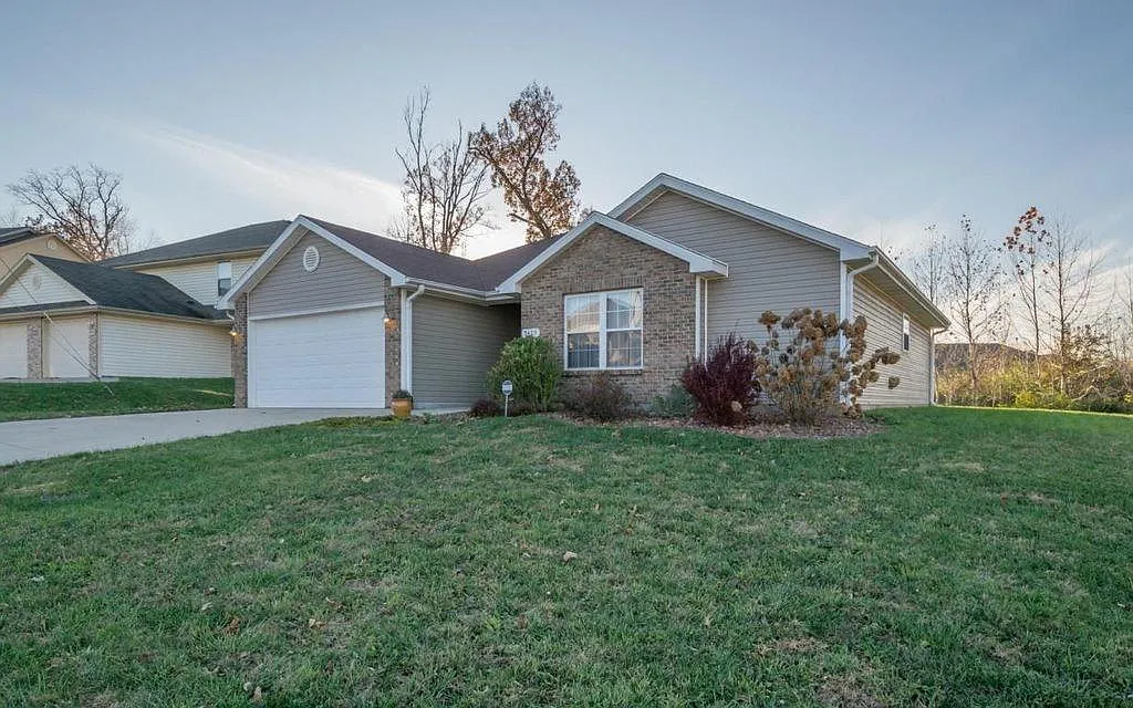 Building Photo - 3425 Squirrel Dr