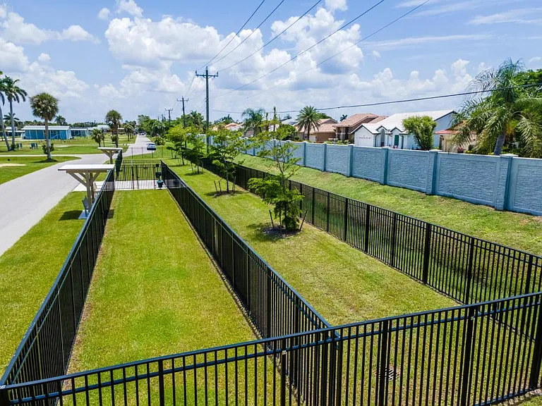 11596 Palm Dr — Photo 56