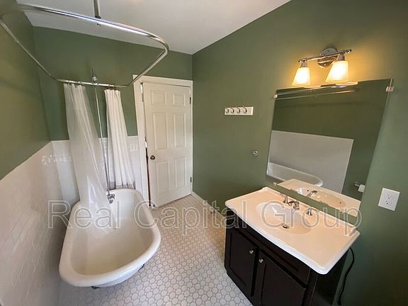 5th image of 268 Georgia St APT 3