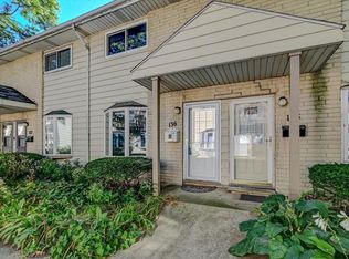 136 N Lakewood Gardens Ln, Madison, WI