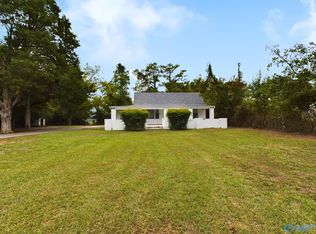 5563 Oakwood Rd, Huntsville, AL 35806