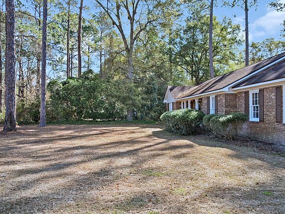 4th image of 221 Thimblemill Dr