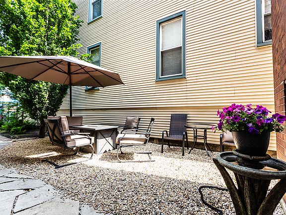 3rd image of 3052 N Kedzie Ave APT 2