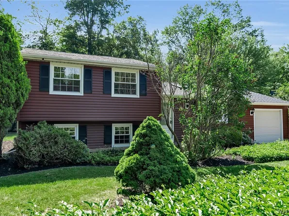 6893 Brandywine Dr, Derby, NY 14047