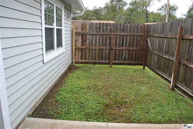 300 Woodale Dr #A — Photo 11