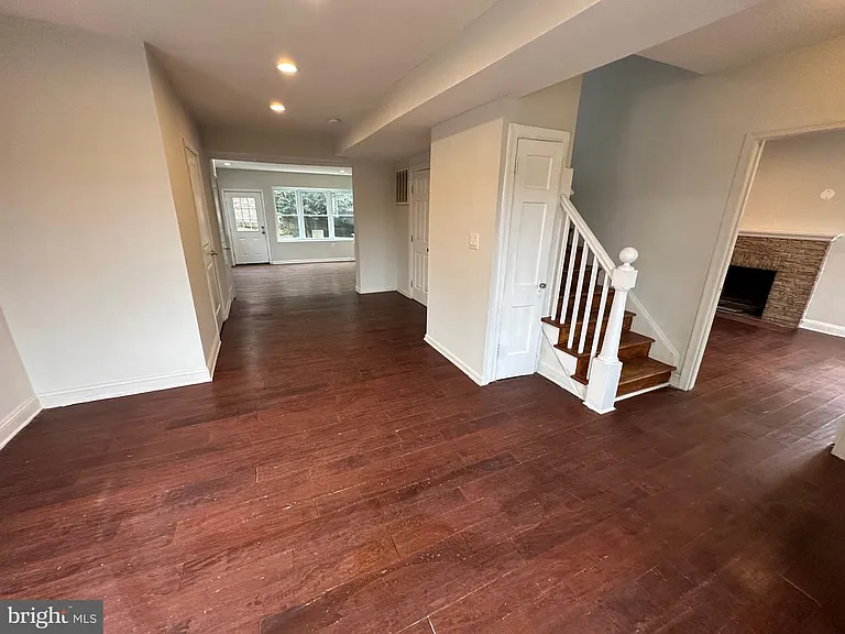 6221 Kenilworth Ave — Photo 5