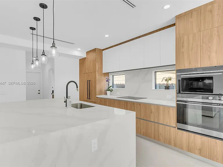 SW 62nd Ave — Photo 6