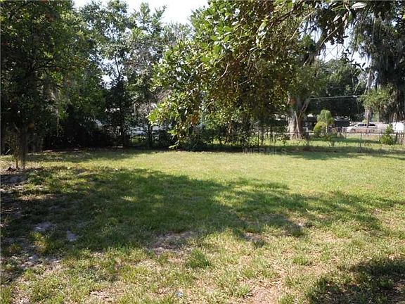 3rd image of Crafton Dr