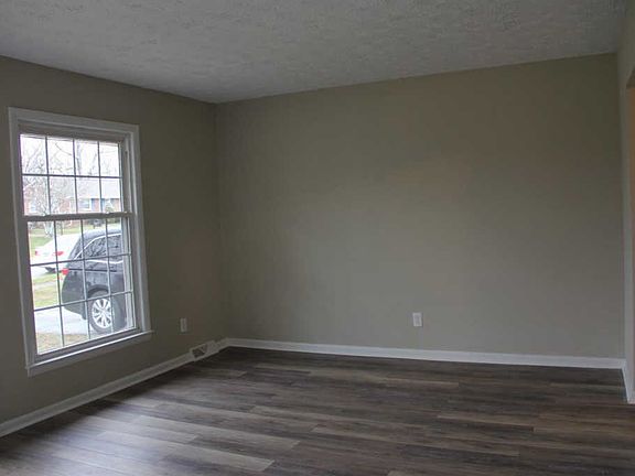 2nd image of 324 Bryanwood St