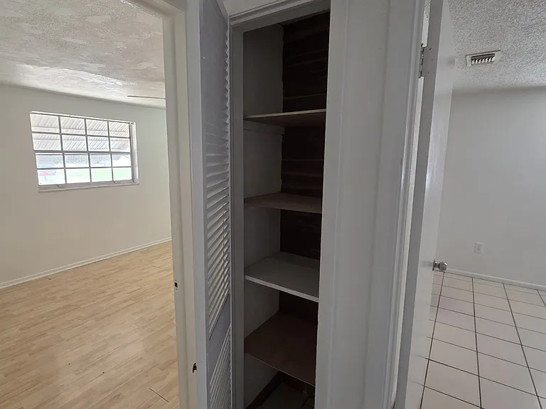 3302 Bainbridge Dr — Photo 14